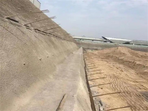 城中河道边坡加固
